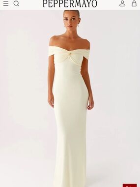 Peppermayo Cream Maxi Dress
BRAND NEW WITH TAGS JUST COULDN’T RETURN:)